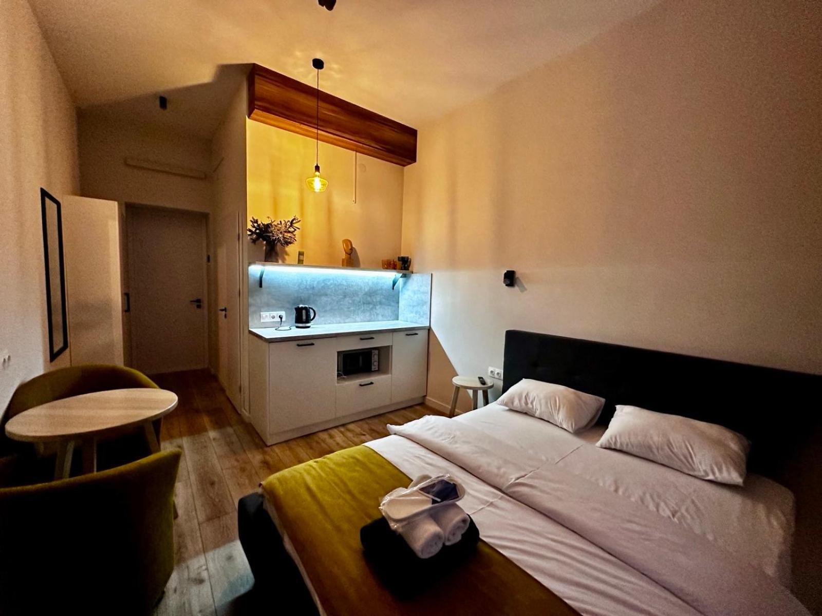 Hotel Gallery 21 Lviv Extérieur photo