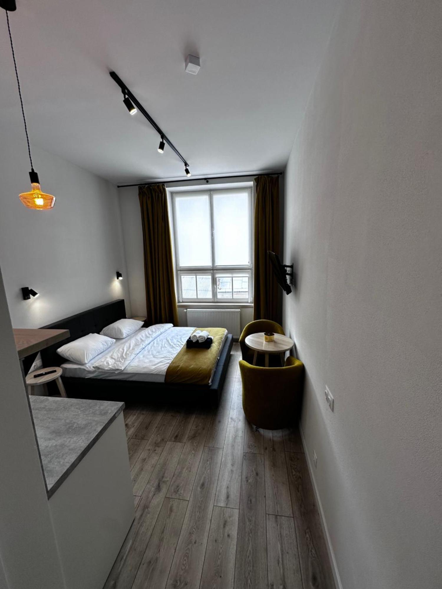 Hotel Gallery 21 Lviv Extérieur photo