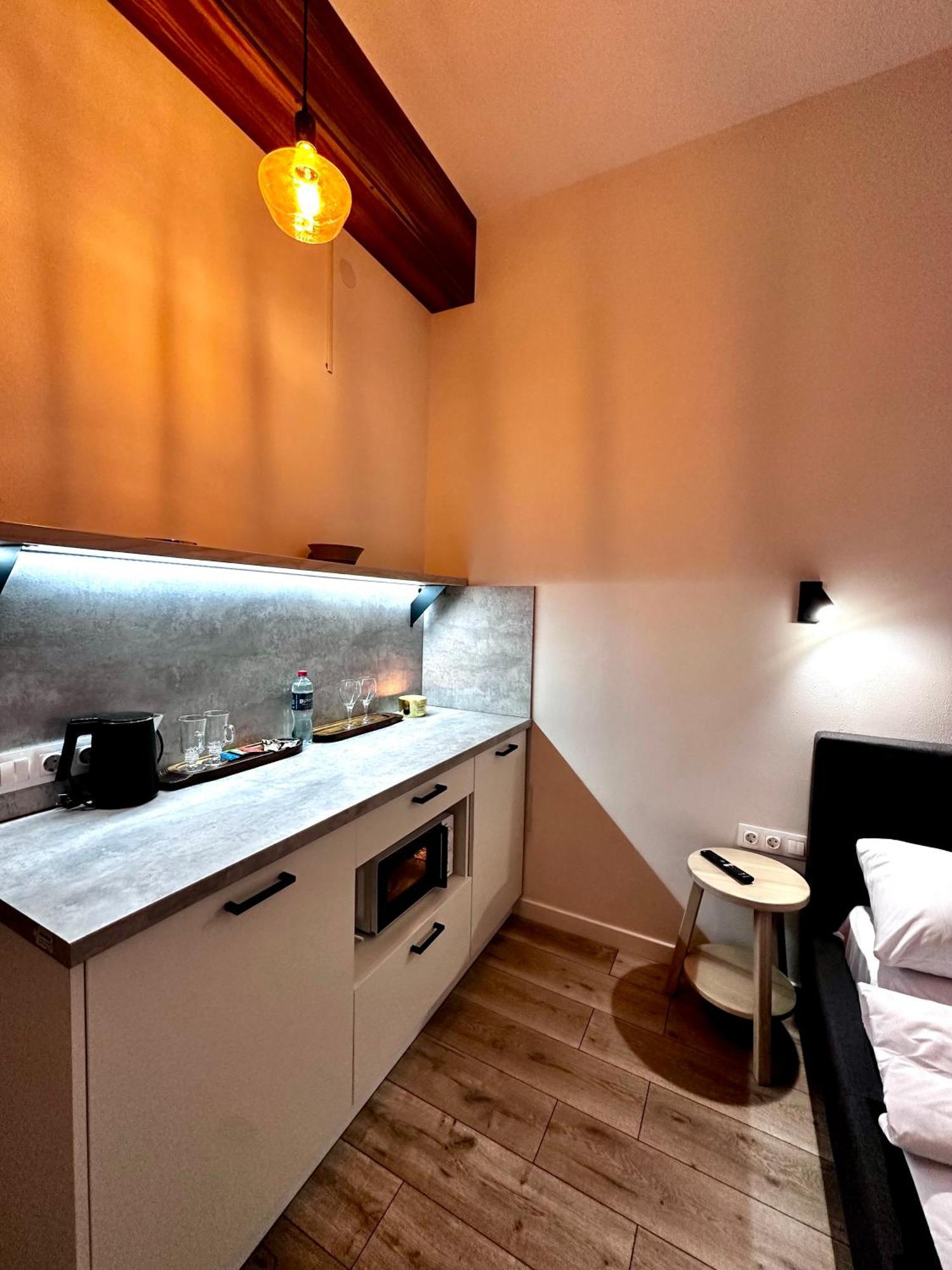 Hotel Gallery 21 Lviv Extérieur photo