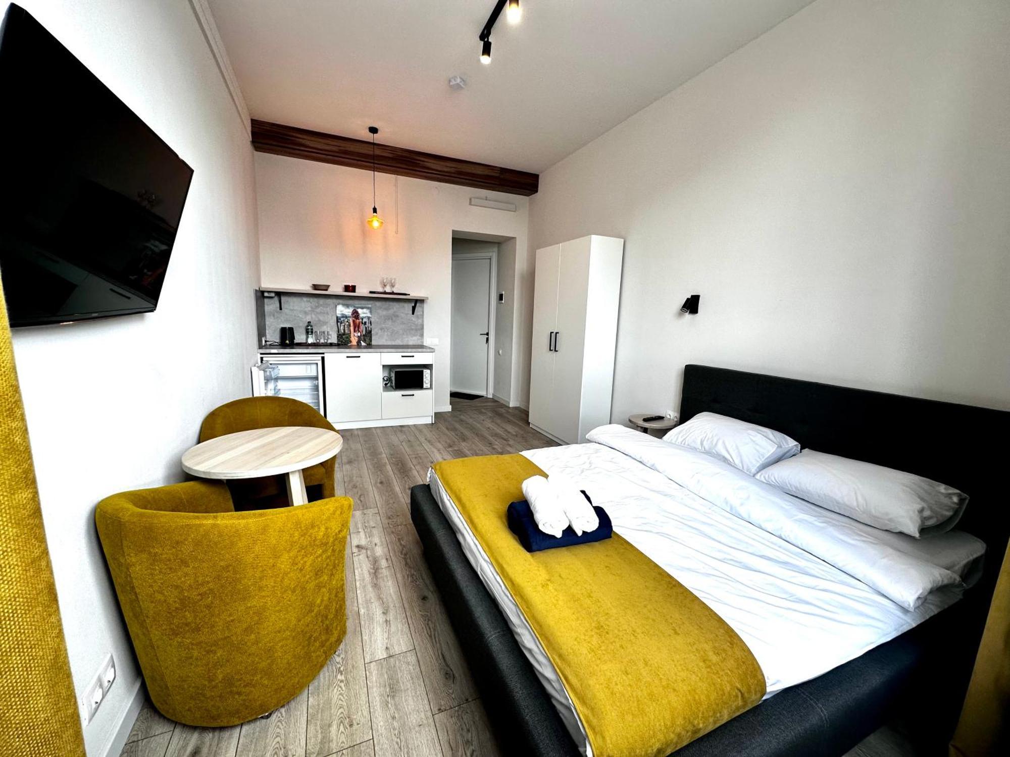 Hotel Gallery 21 Lviv Extérieur photo