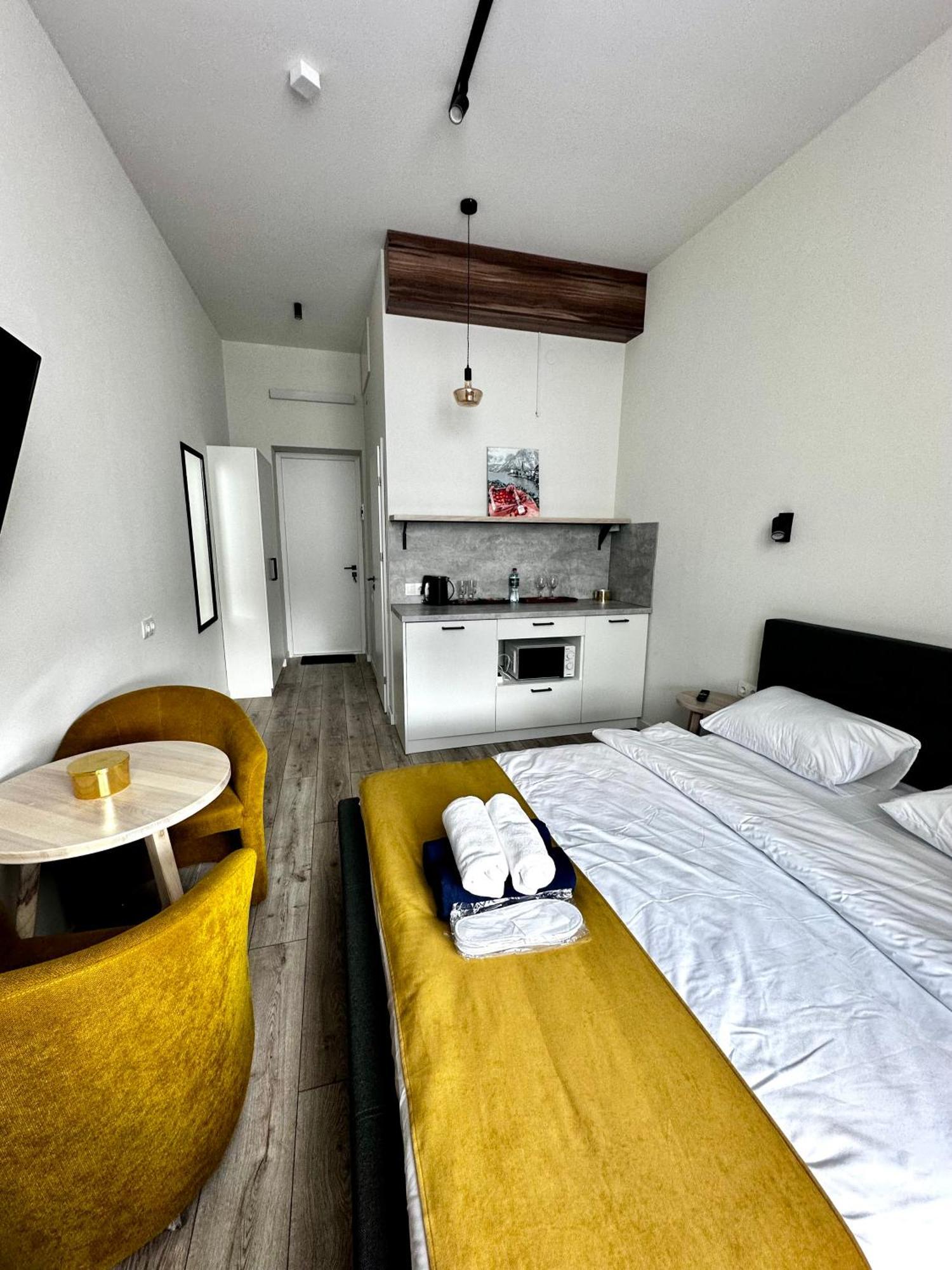 Hotel Gallery 21 Lviv Extérieur photo