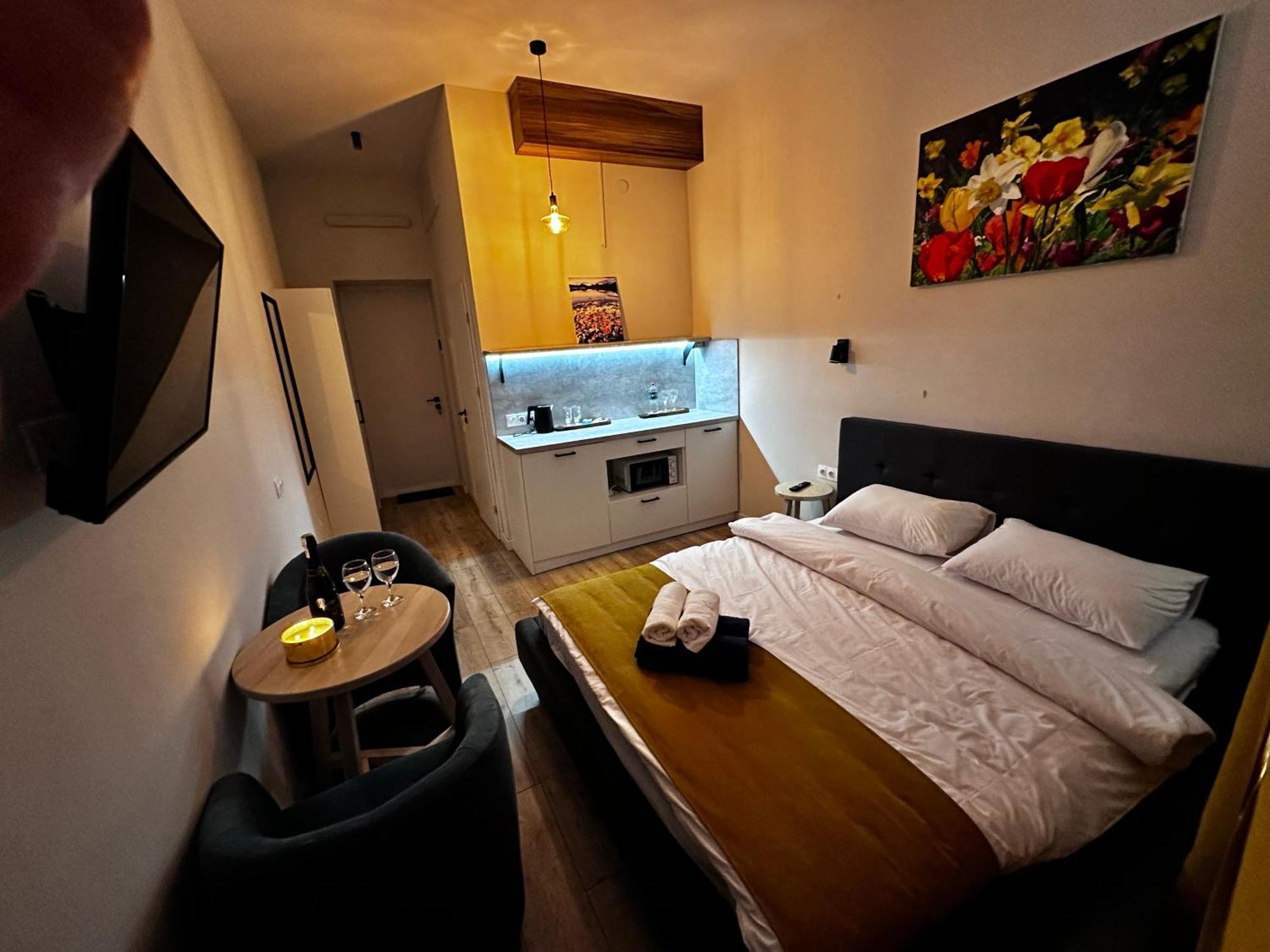 Hotel Gallery 21 Lviv Extérieur photo
